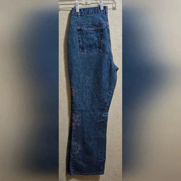 Jeans - Picture 1 of 8